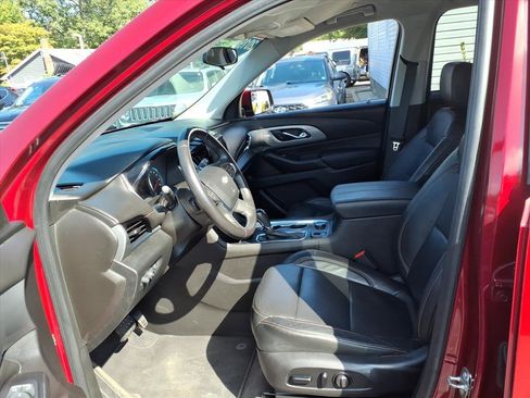 Used 2019 Chevrolet Traverse LT image 22