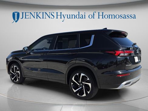 Used 2024 Mitsubishi Outlander FWD image 8