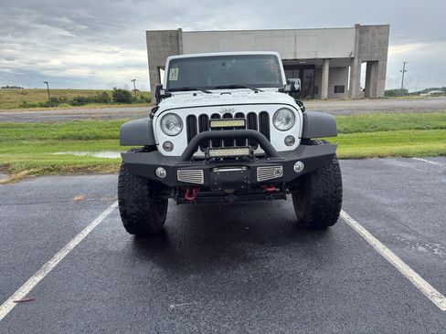 Used 2017 Jeep Wrangler Sport w/ Quick Order Package 24S AWD/4WD image 2