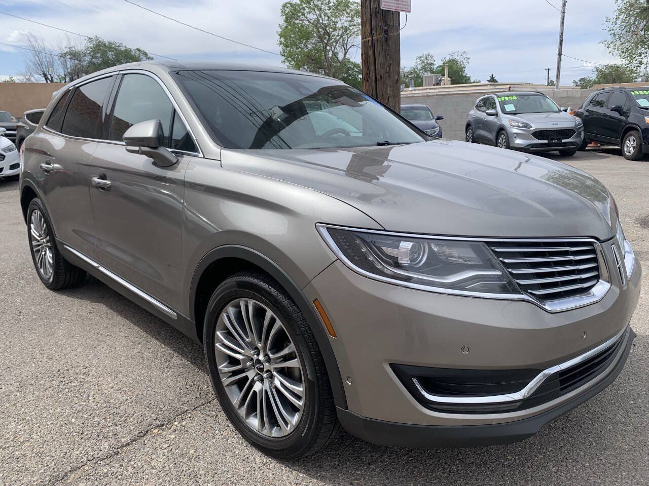 Used 2016 Lincoln MKX Reserve w/ Technology Package AWD/4WD image 2