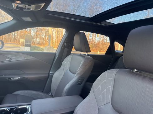 Used 2025 Lexus RX 450h AWD w/ Luxury Package image 12