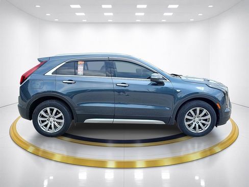 Used 2019 Cadillac XT4 Premium Luxury w/ Technology Package AWD/4WD image 4