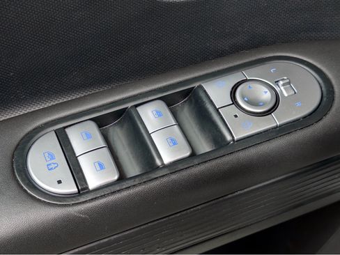 Used 2024 Hyundai Ioniq 5 SEL AWD/4WD image 7