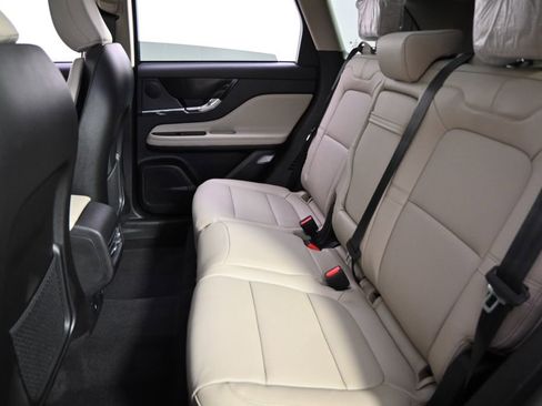 New 2026 Lincoln Corsair Premiere image 21