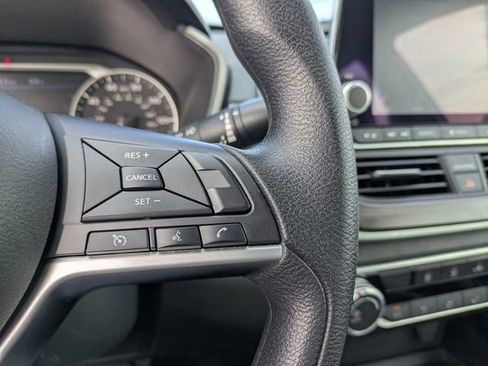 Used 2024 Nissan Altima 2.5 SV image 25