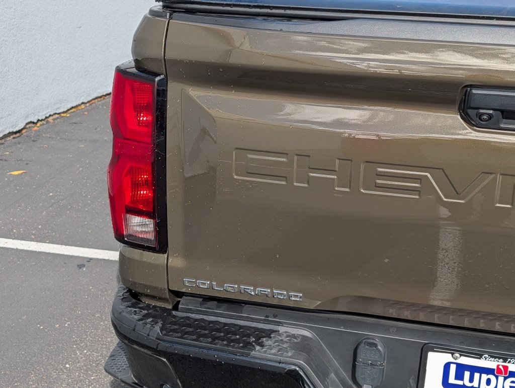 Used 2023 Chevrolet Colorado Z71 w/ Z71 Convenience Package 2 AWD/4WD image 6