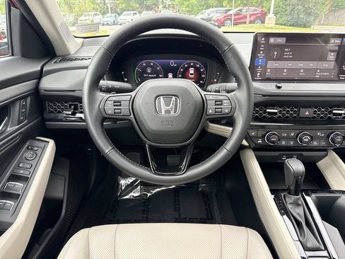 Used 2023 Honda Accord EX-L image 13