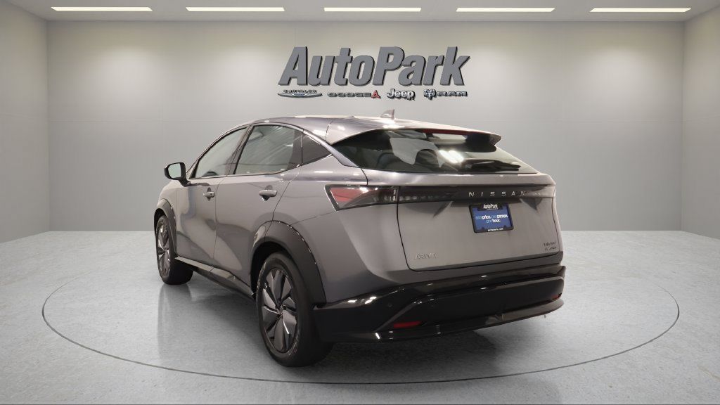 Used 2024 Nissan Ariya AWD image 8