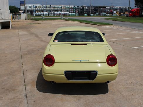 Used 2005 Ford Thunderbird RWD image 36