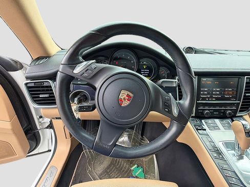 Used 2013 Porsche Panamera 4 Platinum Edition image 11