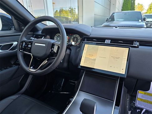 New 2026 Land Rover Range Rover Velar Dynamic SE image 32