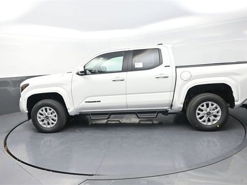 New 2026 Toyota Tacoma SR5 image 4