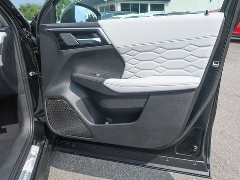 New 2025 Mitsubishi Outlander AWD image 24