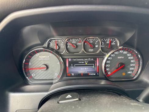 Used 2016 GMC Sierra 2500 SLT w/ Duramax Plus Package AWD/4WD image 8