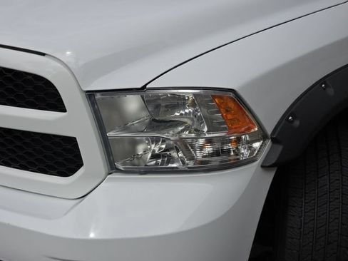 Used 2018 RAM 1500 Express w/ Express Value Package AWD/4WD image 32