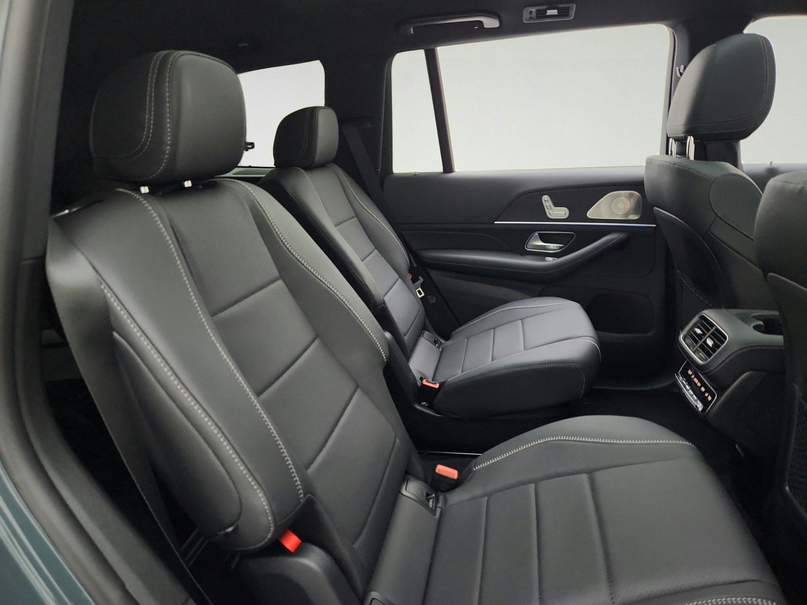 Used 2027 Mercedes-Benz GLS 450 4MATIC image 28