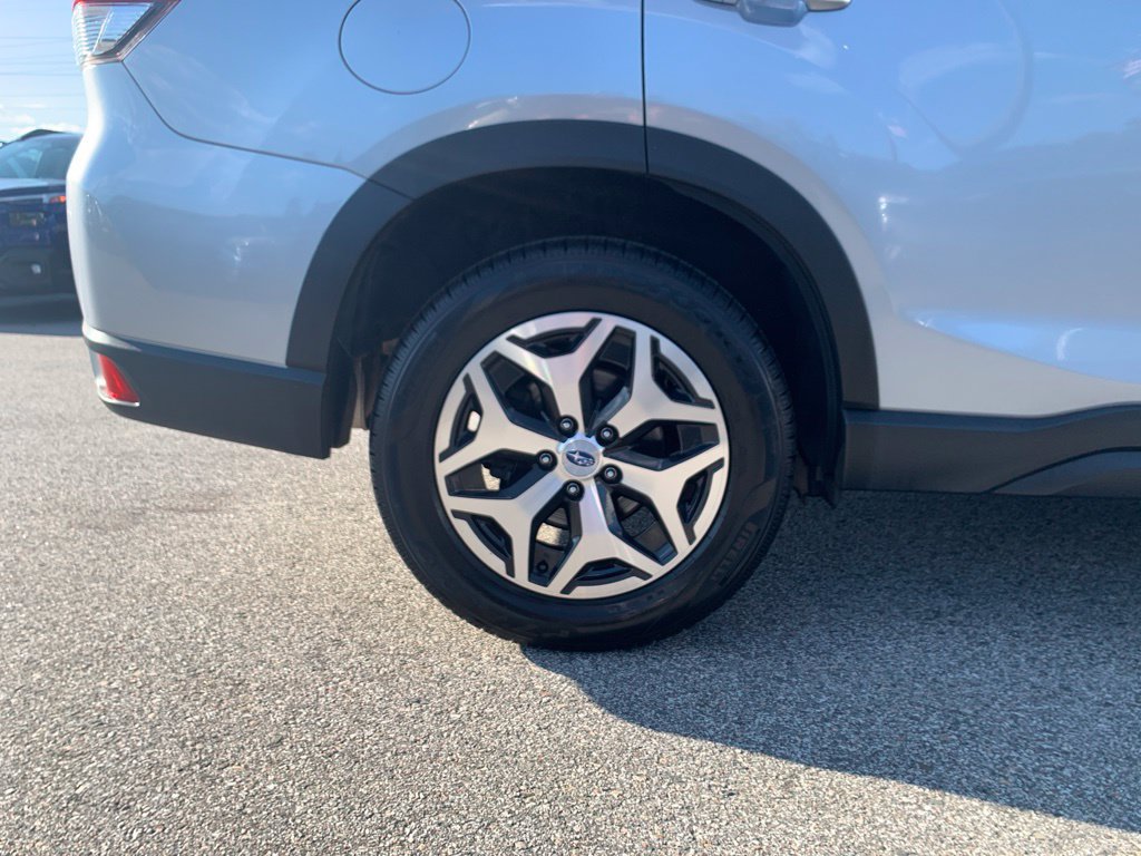 Used 2023 Subaru Forester Premium AWD/4WD image 27