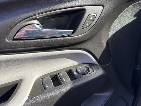 Certified 2022 Chevrolet Equinox LS image 28