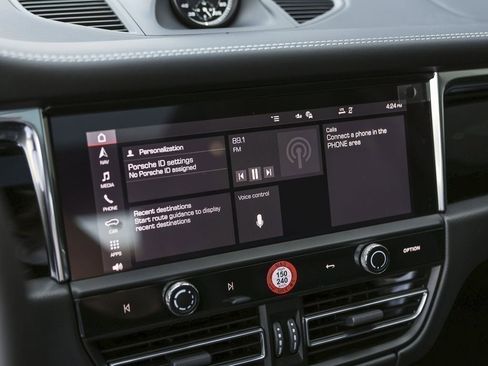 Certified 2026 Porsche Macan Turbo AWD/4WD image 23