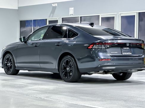 Used 2025 Honda Accord SE image 3