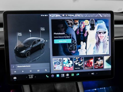 Used 2022 Tesla Model Y Performance AWD/4WD image 30