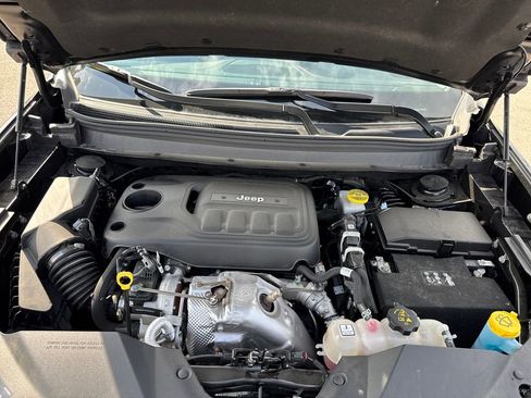 Certified 2023 Jeep Cherokee Trailhawk w/ Premium Leather Package image 44