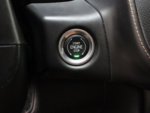 Used 2023 GMC Yukon XL AT4 w/ AT4 Premium Plus Package AWD/4WD image 19