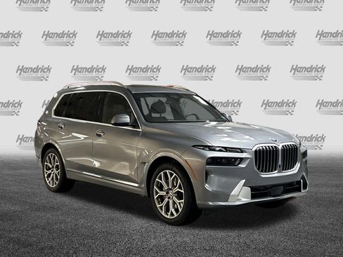 Used 2024 BMW X7 xDrive40i w/ Executive Package AWD/4WD image 3