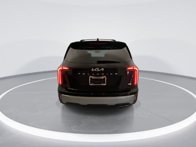 Used 2024 Kia Telluride EX w/ EX Captain's Chair Package AWD/4WD image 5