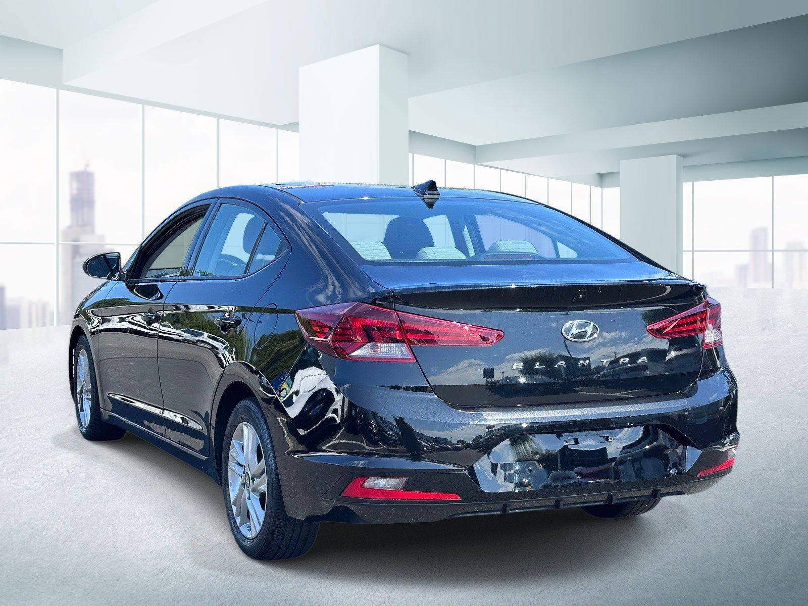 Used 2020 Hyundai Elantra SEL FWD image 3