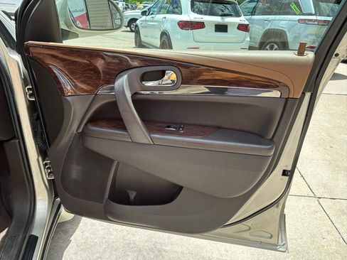 Used 2015 Buick Enclave Leather FWD image 17