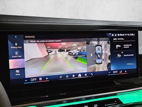 New 2025 BMW i7 xDrive60 image 13