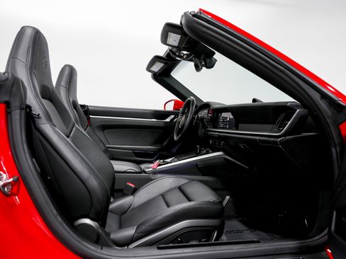 Used 2021 Porsche 911 Carrera S image 32
