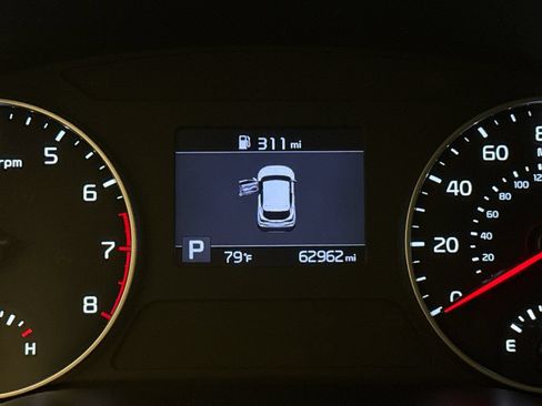 Used 2021 Kia Seltos S FWD image 32