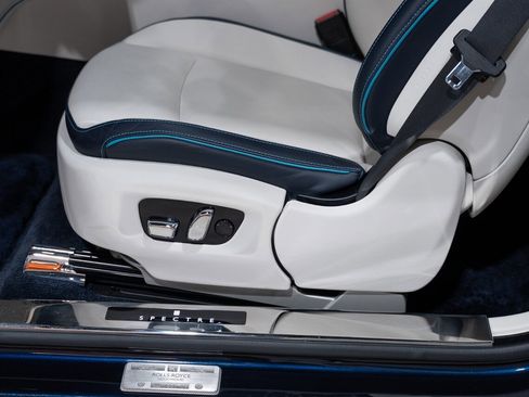 Used 2024 Rolls-Royce Spectre w/ Spectre Launch Package image 27