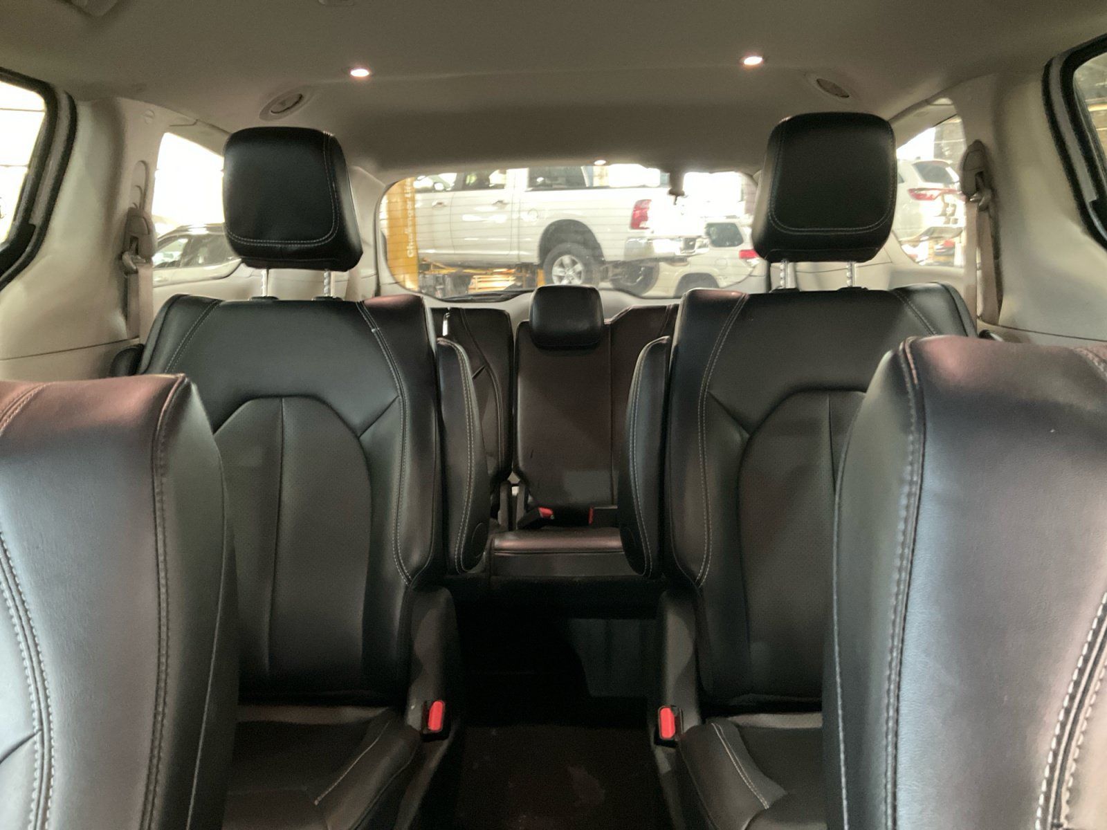 Used 2024 Chrysler Pacifica Limited FWD image 28