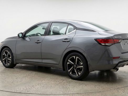 Used 2025 Nissan Sentra SV image 6
