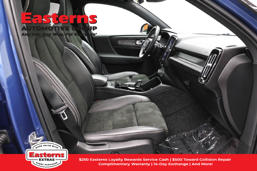 Used 2020 Volvo XC40 T5 R-Design AWD/4WD image 25
