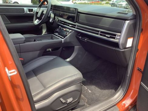 Used 2025 Hyundai Santa Fe Limited AWD/4WD image 38