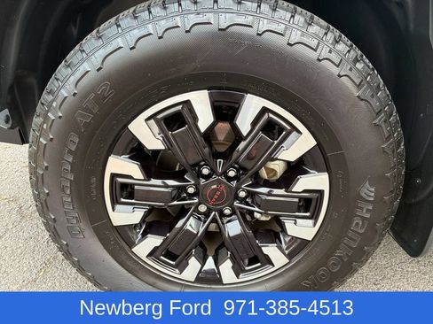 Used 2024 Nissan Frontier PRO-4X w/ Technology Package AWD/4WD image 10