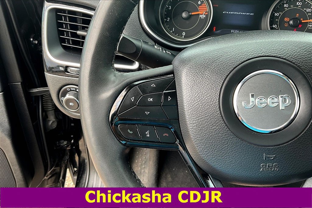 Used 2023 Jeep Cherokee Altitude Lux AWD/4WD image 11