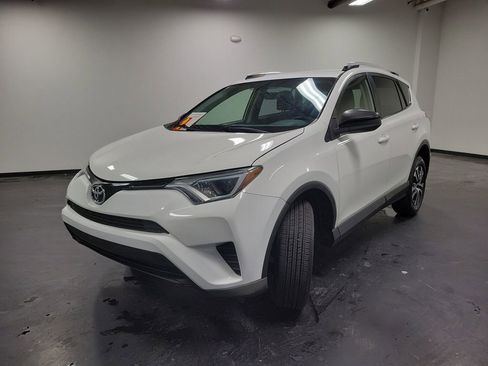 Used 2016 Toyota RAV4 LE image 4