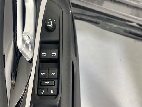 Used 2022 Jeep Compass Limited w/ Elite Group image 18