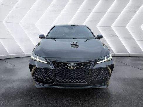 Used 2020 Toyota Avalon Touring w/ Advanced Safety Package image 2