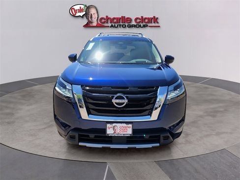 Used 2024 Nissan Pathfinder Platinum w/ Cargo Package image 8