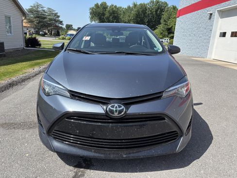Used 2018 Toyota Corolla LE FWD image 8