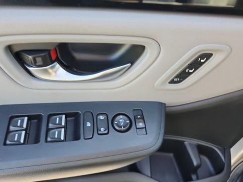 Certified 2025 Honda Pilot EX-L image 23