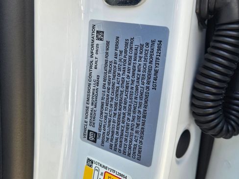 New 2026 GMC Sierra 2500 SLT w/ SLT Convenience Package image 31