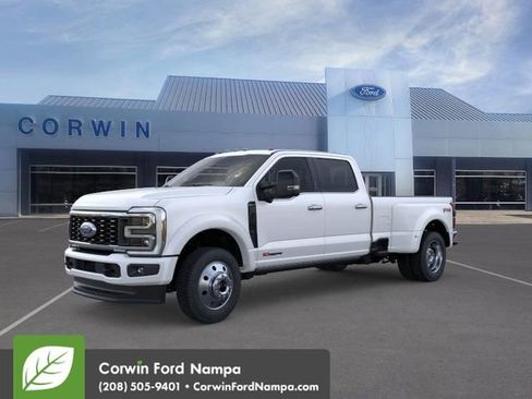 New 2026 Ford F450 Platinum w/ FX4 Off-Road Package image 2