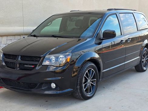 Used 2017 Dodge Grand Caravan GT image 6